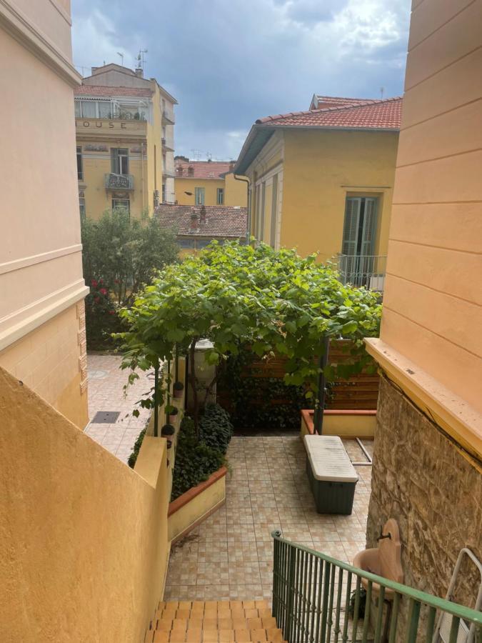 Appartement 30M2 Cosy Avec Terrasse Menton Eksteriør bilde